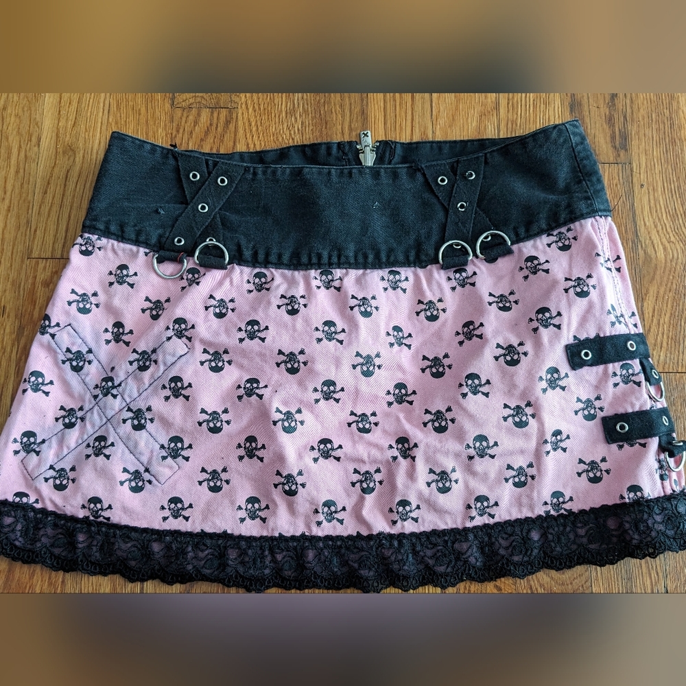 Tripp NYC reversible mini skirt 90s skulls pink punk